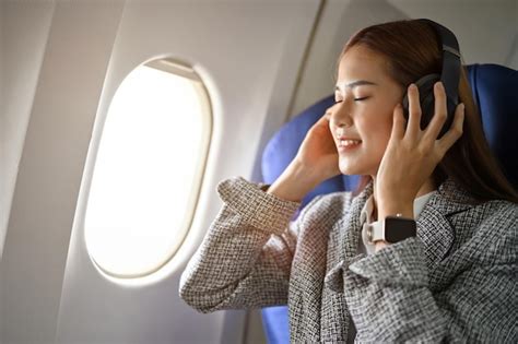 how to listen to music on a plane: what if we consider the impact of ambient noise?