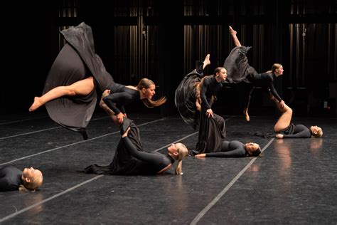 What is Lyrical Dance? And How Does It Weave Through the Fabric of Modern Art and Expression?